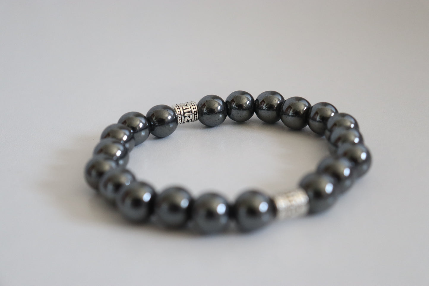 Bracelet Hématite mantras Taille L 18 cm